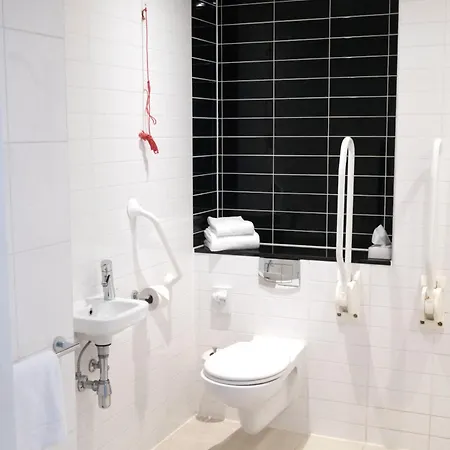 Express - Sloterdijk Station By Ihg Hotel 3*